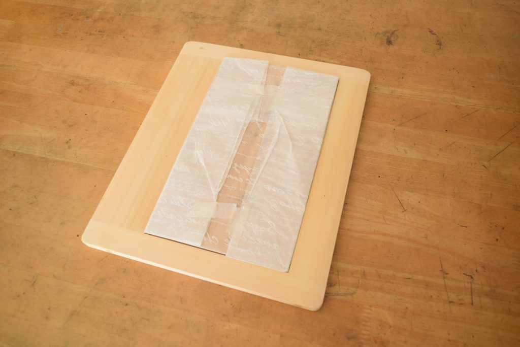 ガリ版工程-片付け-ハトロン紙で包む