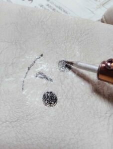 ガリ版で革に印刷する方法