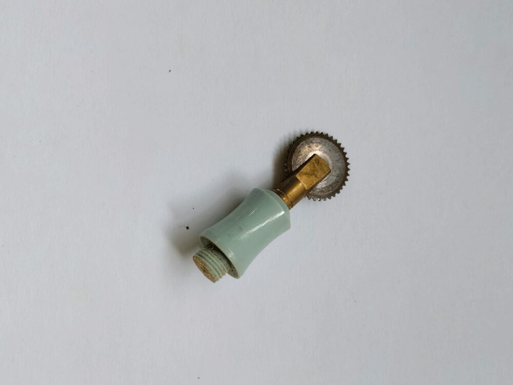 ガリ版回転鉄筆の使い方